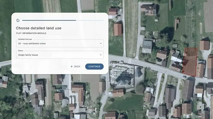 Plot information module asking the user to choose the detailed land use, over an aerial photograph with the plot outlined in red